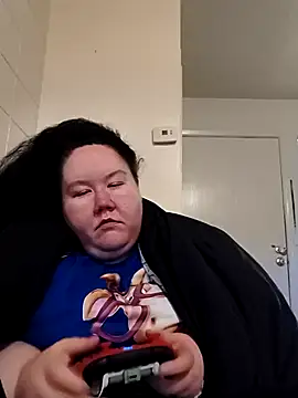 Snapshot of hisalphaqueen27 chatting on 04/18/26, 12:46 hisalphaqueen27 online show from 04/18/26, 12:46
