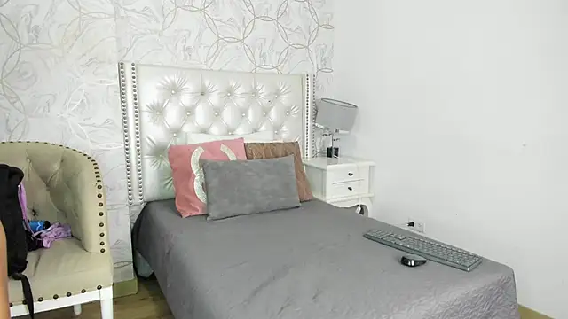 Snapshot of cathaleja_20_ chatting on 04/09/26, 07:09 cathaleja 20 online show from 04/09/26, 07:09