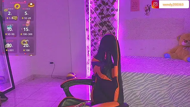 crystal green online show from 04/10/26, 12:28