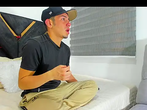 Snapshot of John_Hot6 chatting on 04/13/26, 02:21 John Hot6 online show from 04/13/26, 02:21