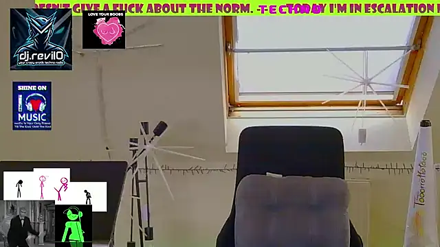 Snapshot of OllyFummler chatting on 04/18/26, 10:39 OllyFummler online show from 04/18/26, 10:39