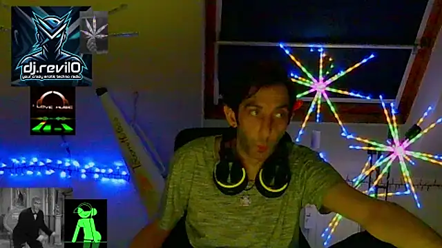 Snapshot of OllyFummler chatting on 04/17/26, 01:08 OllyFummler online show from 04/17/26, 01:08