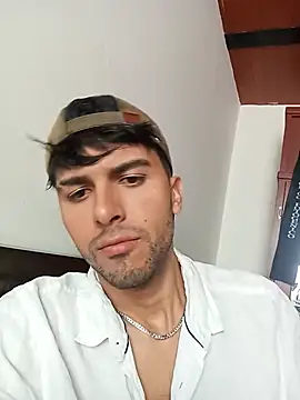 Snapshot of RodrigoColby2 chatting on 05/15/26, 05:44 RodrigoColby2 online show from 05/15/26, 05:44