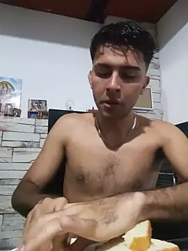 Snapshot of RodrigoColby2 chatting on 06/02/26, 01:05 RodrigoColby2 online show from 06/02/26, 01:05