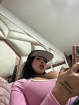 Milk lee7 online show from 07/11/26, 05:19