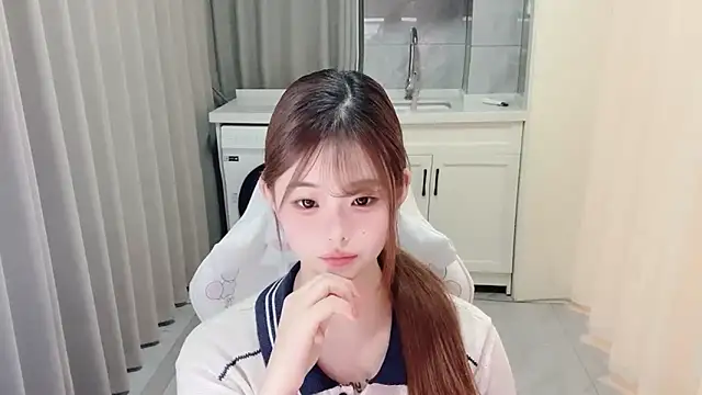 Snapshot of xiaoyugan_cute chatting on 07/18/26, 03:20 xiaoyugan cute online show from 07/18/26, 03:20