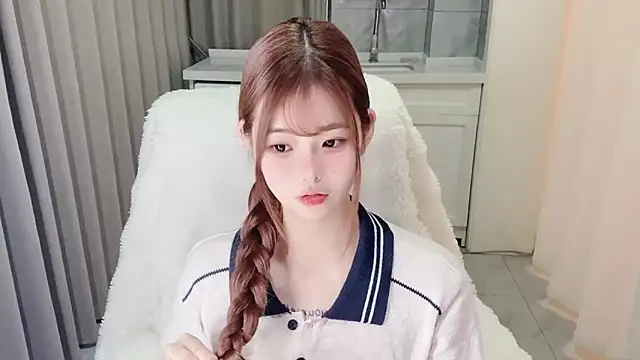 Snapshot of xiaoyugan_cute chatting on 06/11/26, 03:31 xiaoyugan cute online show from 06/11/26, 03:31