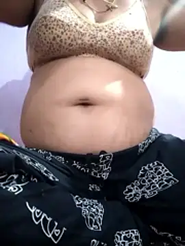 Snapshot of Reshmi54 chatting on 04/07/26, 04:31 Reshmi54 online show from 04/07/26, 04:31