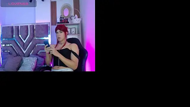 Snapshot of Eva__Walker chatting on 04/07/26, 08:32 Eva Walker online show from 04/07/26, 08:32