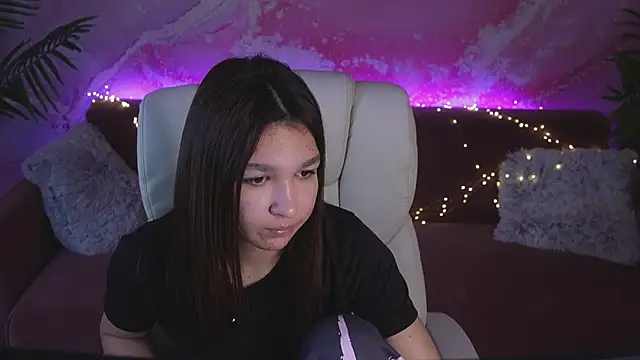 Snapshot of ViolettStar_ chatting on 04/09/26, 05:53 ViolettStar online show from 04/09/26, 05:53