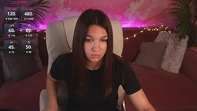 Snapshot of ViolettStar_ chatting on 04/11/26, 05:48 ViolettStar online show from 04/11/26, 05:48