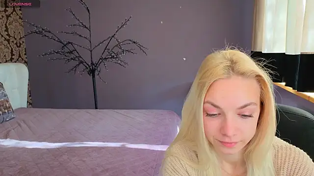 Snapshot of SonnySofia chatting on 05/04/26, 05:44 SonnySofia online show from 05/04/26, 05:44