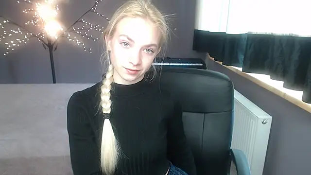 Snapshot of SonnySofia chatting on 04/22/26, 05:36 SonnySofia online show from 04/22/26, 05:36