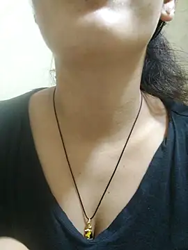 Monika kumari6 online show from 06/18/26, 03:28
