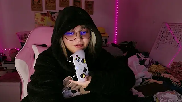Snapshot of ZoeyDoll_ chatting on 04/21/26, 02:14 ZoeyDoll online show from 04/21/26, 02:14