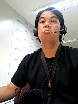 Snapshot of akiramoore chatting on 06/04/26, 01:54 akiramoore online show from 06/04/26, 01:54