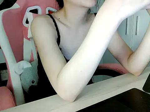 Snapshot of lucienguyen chatting on 07/04/26, 05:39 lucienguyen online show from 07/04/26, 05:39