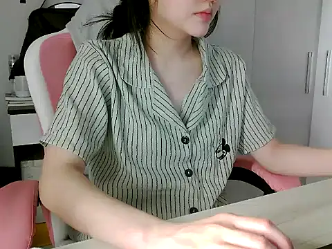 lucienguyen online show from 05/15/26, 07:01