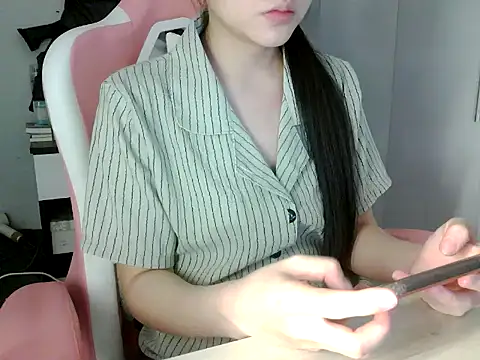 lucienguyen online show from 05/24/26, 05:40