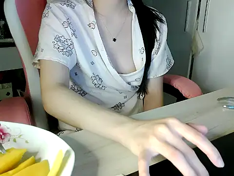 lucienguyen online show from 04/09/26, 06:41