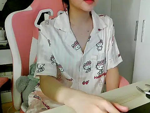 lucienguyen online show from 05/06/26, 06:34