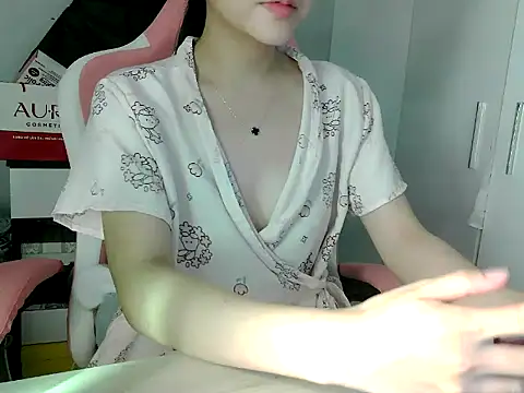lucienguyen online show from 05/03/26, 06:33