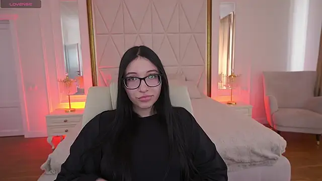 Snapshot of SsoftAura chatting on 04/06/26, 08:15 SsoftAura online show from 04/06/26, 08:15