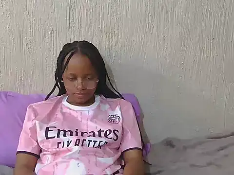 YoungFlirty18 online show from 04/11/26, 01:15