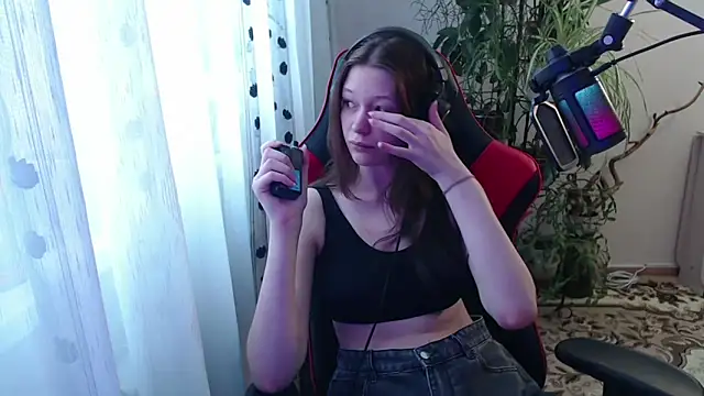 PunyKnee online show from 04/28/26, 01:04