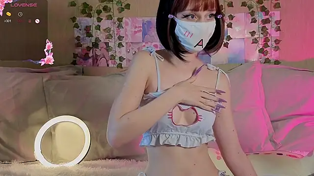 LunaNyanmi online show from 04/07/26, 08:49