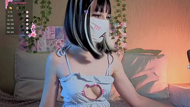 LunaNyanmi online show from 05/23/26, 11:42