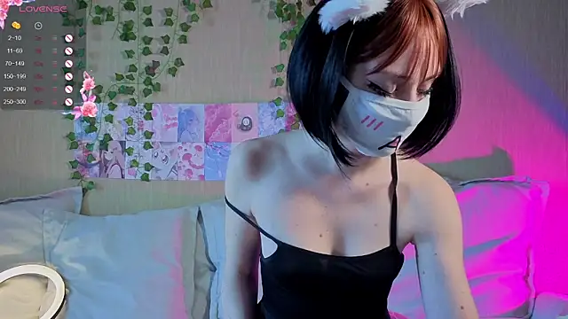 LunaNyanmi online show from 04/15/26, 09:48