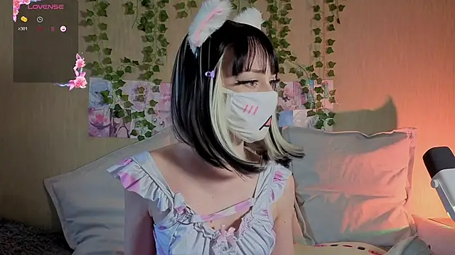 Snapshot of LunaNyanmi chatting on 06/03/26, 03:28 LunaNyanmi online show from 06/03/26, 03:28