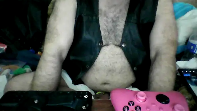 Snapshot of BriTheTopBear chatting on 05/17/26, 05:07 BriTheTopBear online show from 05/17/26, 05:07