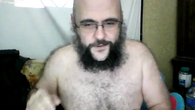 Snapshot of BriTheTopBear chatting on 05/18/26, 04:07 BriTheTopBear online show from 05/18/26, 04:07