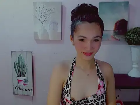 Snapshot of Mystic_haraxx chatting on 05/31/26, 03:56 Mystic haraxx online show from 05/31/26, 03:56