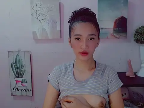 Snapshot of Mystic_haraxx chatting on 06/11/26, 06:43 Mystic haraxx online show from 06/11/26, 06:43