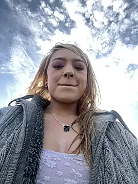 Snapshot of SilvyDiamond chatting on 04/09/26, 04:24 SilvyDiamond online show from 04/09/26, 04:24