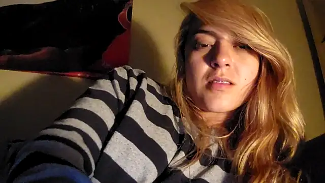 Snapshot of SilvyDiamond chatting on 04/13/26, 11:20 SilvyDiamond online show from 04/13/26, 11:20