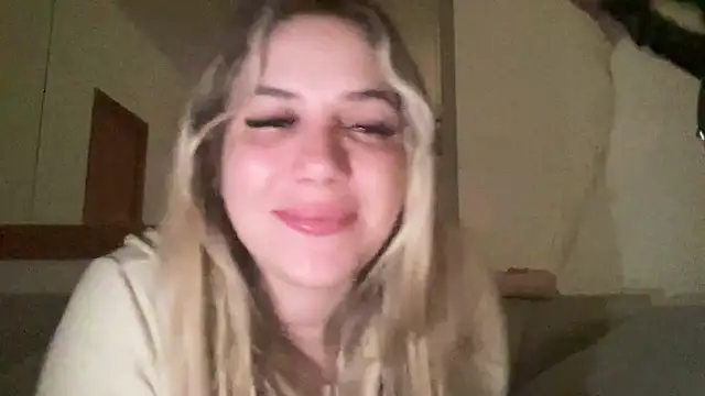 Snapshot of sophiehot69 chatting on 04/07/26, 09:38 sophiehot69 online show from 04/07/26, 09:38