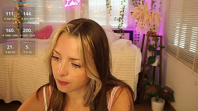LoraDollie online show from 05/23/26, 04:11