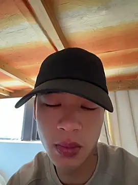 Snapshot of NV-1 chatting on 04/09/26, 07:25 NV-1 online show from 04/09/26, 07:25