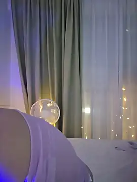 Snapshot of GUGU11211 chatting on 04/10/26, 02:57 GUGU11211 online show from 04/10/26, 02:57