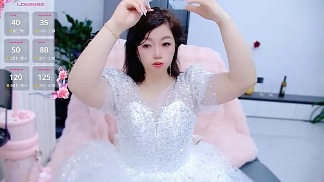 Snapshot of Millin-Mi chatting on 04/11/26, 11:30 Millin-Mi online show from 04/11/26, 11:30