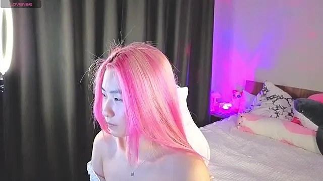 honeyveil  online show from 04/14/26, 02:11