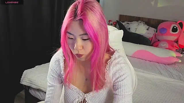 honeyveil  online show from 04/13/26, 06:50