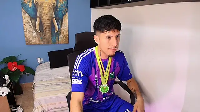 Snapshot of ALEXXXTREM69 chatting on 04/15/26, 12:16 ALEXXXTREM69 online show from 04/15/26, 12:16