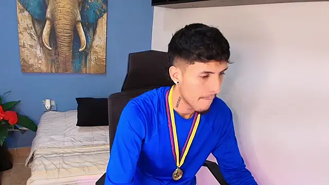 ALEXXXTREM69 online show from 04/18/26, 12:24