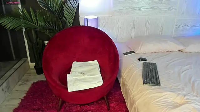 Snapshot of angelina_hilton chatting on 04/14/26, 02:55 angelina hilton online show from 04/14/26, 02:55