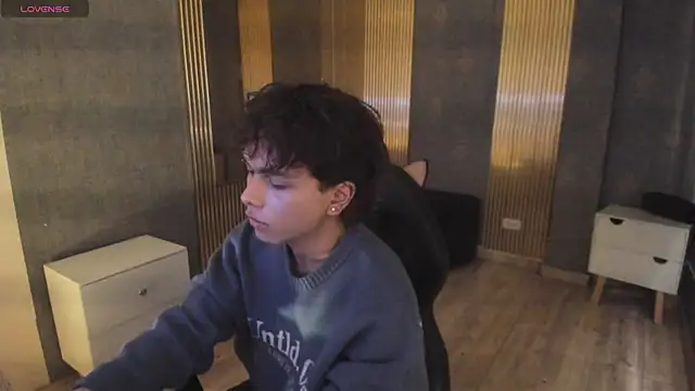 Snapshot of Elian_tay chatting on 04/06/26, 01:45 Elian tay online show from 04/06/26, 01:45